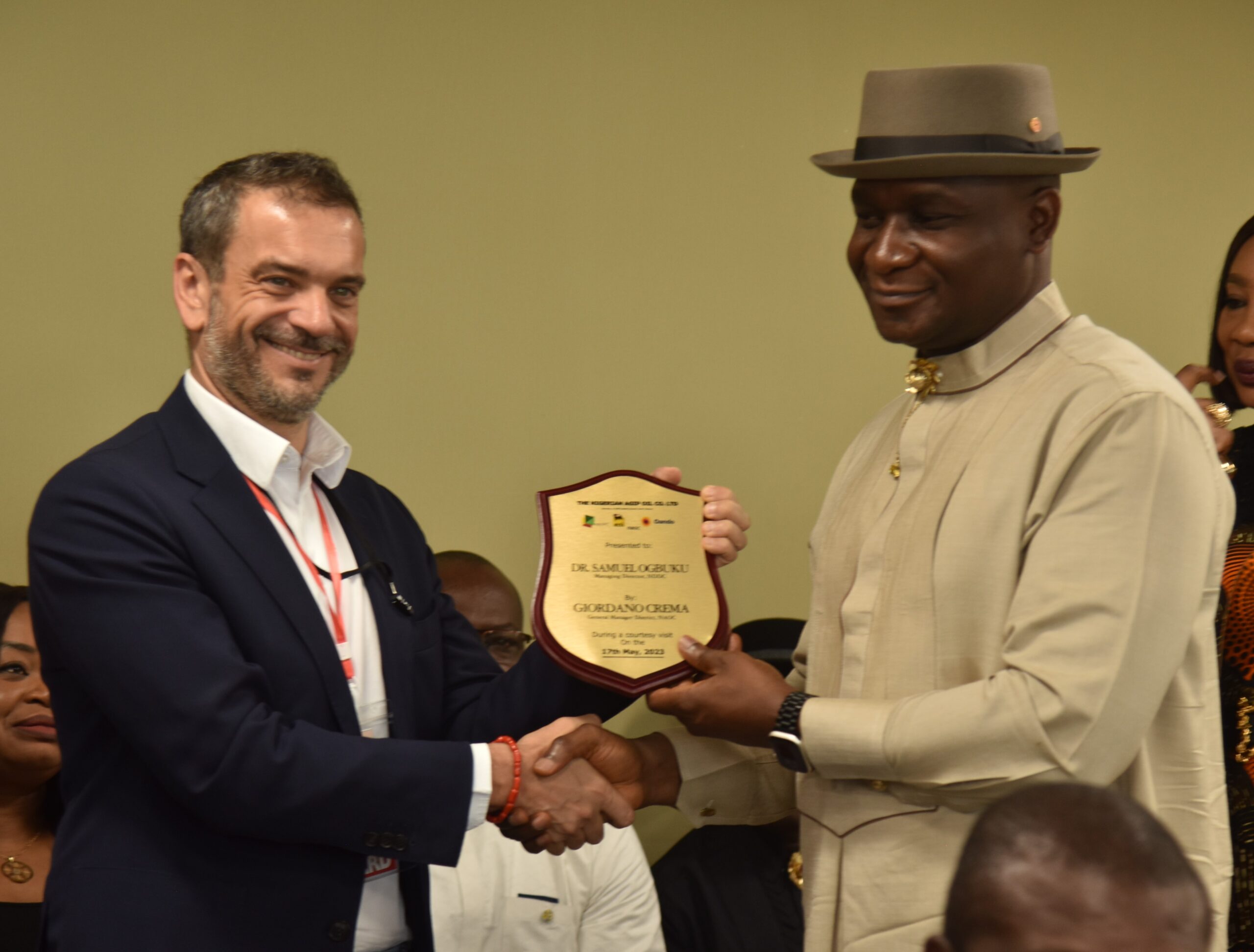 NDDC MD Receives Plaque From AGIP GM