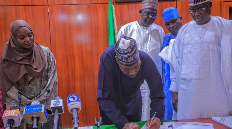 Governor Babagana Umara Zulum (2nd left) signing into law nine bills passed by the Borno State House of Assembly on Wednesday in Maiduguri. By the Governor’s left is speaker of the assembly, AbdulKarim Lawan.