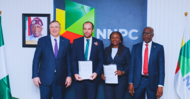 R-L: Executive Vice President, Upstream, NNPC Ltd., Oritsemeyiwa Eyesan and Managing Director and Country Chair, TotalEnergies EP Nigeria, Matthieu Bouyer, sign an MoU between NNPC Ltd. and TotalEnergies on the use of the latter’s Airborne Ultralight Spectrometer for Environment Detection (AUSEA) Technology, aimed at detecting and monitoring methane emissions in oil and gas operations. Watching with keen interest are the Group Chief Executive Officer of NNPC Ltd., Mele Kyari (standing right) and Chairman and Chief Executive Officer of TotalEnergies, Patrick Pouyanné (standing left).